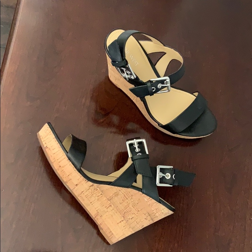Shoes - Picture 2 of 3
